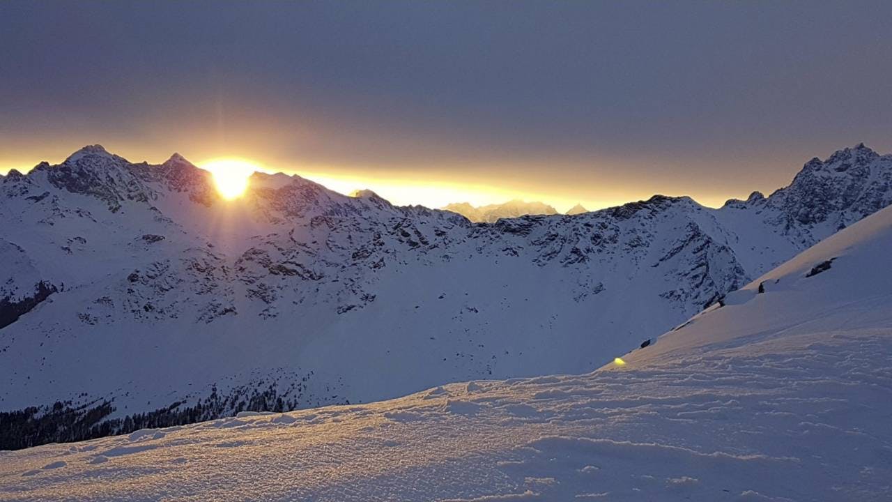 Tous les dimanches de février et mars, les remontées mécaniques du domaine skiable de Savognin ouvrent dès 6.30 heures.