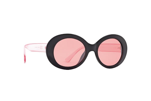 Frühlingsgefühle zum Aufsetzen: INVU Sonnenbrille, Fr. 59.90, bei Coop City. Frühlingsgefühle zum Aufsetzen: INVU Sonnenbrille, Fr. 59.90, bei Coop City.