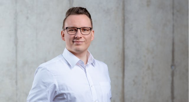 Marc van Rhijn, 24 Jahre, ist im Endspurt des Studiums «Dipl. Betriebswirtschafter HF» und erzählt über seine Erfahrungen.