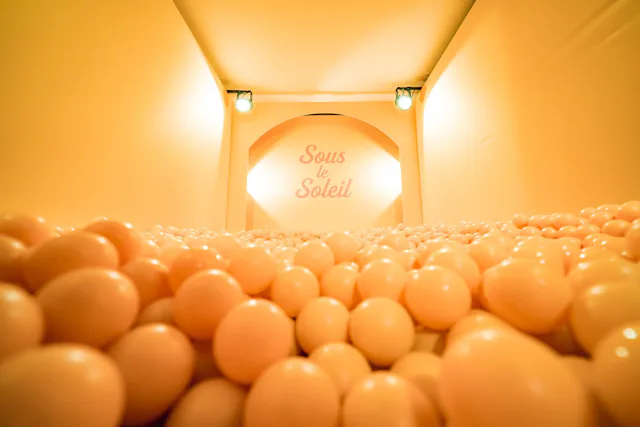 Découvre des chambres colorées qui te feront rêver et conserve ces rêves en photo pour le futur.