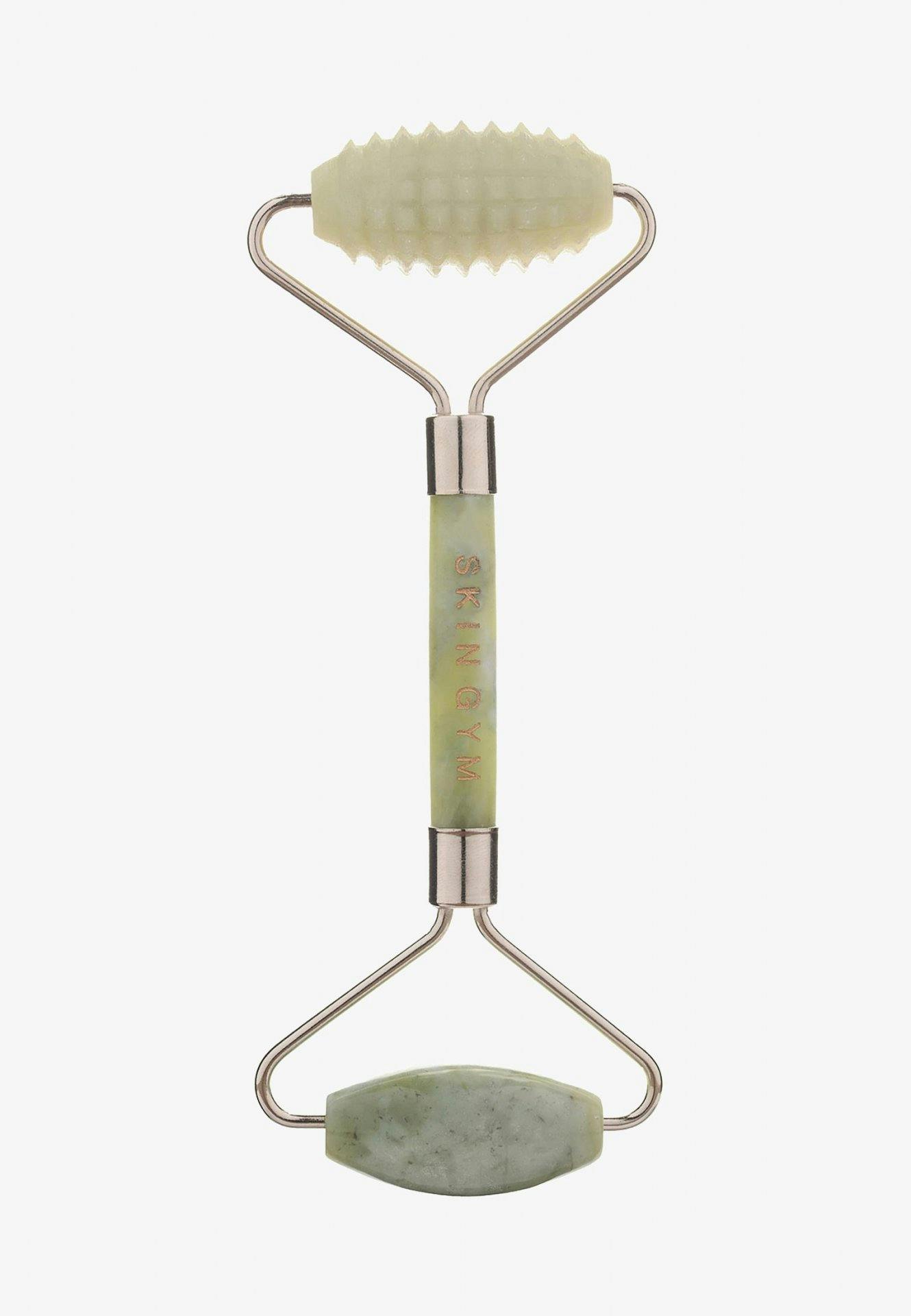 Skin Gym -
DOUBLE DUTY SMOOTH & TEXTURED JADE FACE ROLLER - Gesichtspflege Zubehör -
42.00 Franken.