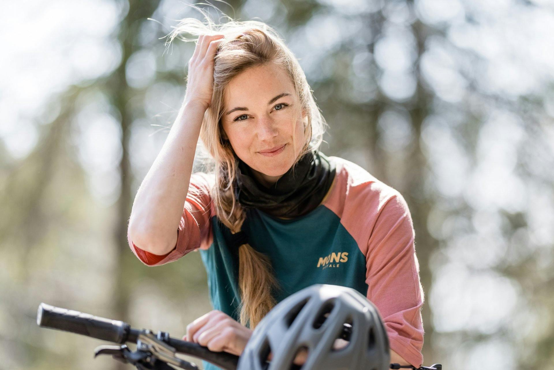 Er bietet ein angenehm trockenes Tragegefühl.