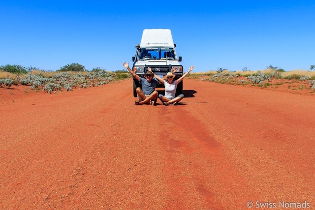 Reni und Marcel sind seit beinahe 14 Jahren unterwegs - am liebsten mit ihrem treuen Gefährten, dem Offroad-Camper. Reni und Marcel sind seit beinahe 14 Jahren unterwegs - am liebsten mit ihrem treuen Gefährten, dem Offroad-Camper.