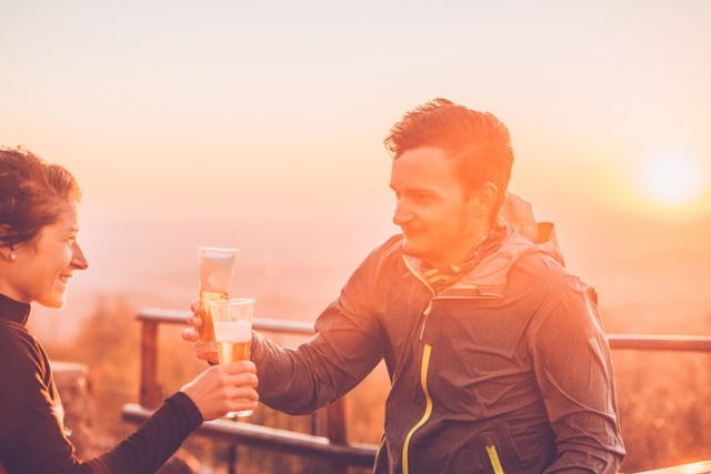 La bière sans alcool aide le corps à se régénérer, surtout après le sport. La bière sans alcool aide le corps à se régénérer, surtout après le sport.