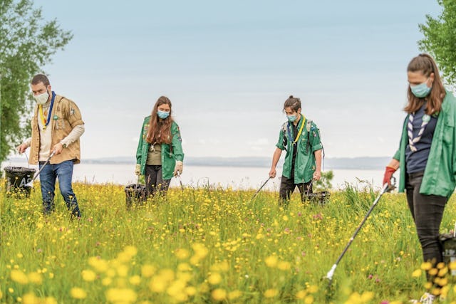 Quelle satisfaction d’accomplir une action
pour le bien commun. Et c’est encore mieux en équipe! Quelle satisfaction d’accomplir une action
pour le bien commun. Et c’est encore mieux en équipe!