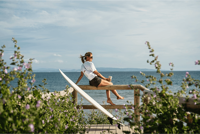 Sans hésitation, Marie commence sa journée avec Oat Macchiato signé Dolce Gusto.