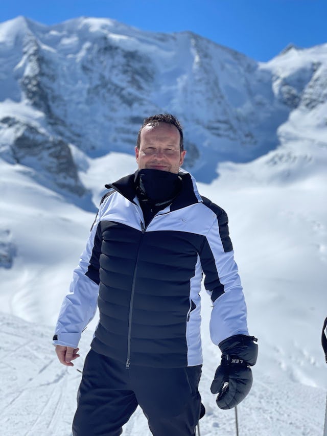 Ein humorvoller Tag im Schnee ist mit Comedian Claudio Zuccolini garantiert!