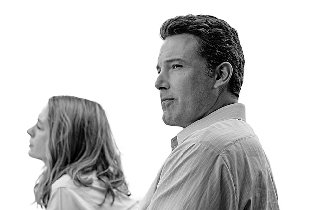 Anne Hathaway! Ben Affleck! Willem Dafoe! Blockbuster? Non, la poudre aux yeux classique.