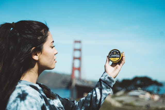 Geniesse den Moment und die leichte Wirkung von CBD, ohne Nikotin.