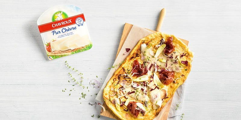 Denn der Ziegenkäse passt einfach überall super dazu – auf dem Bagel, der Käseplatte oder dem Flammkuchen.