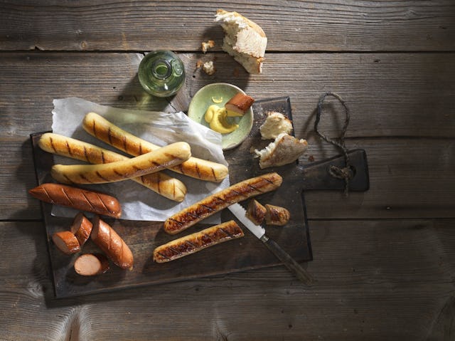 Passend zur EM2021 gibt es neu die Plant-Based-Bratwurst, die Plant-Based Nationalwurst oder die Plant-Based-Bauernbratwurst aus der Schweiz.