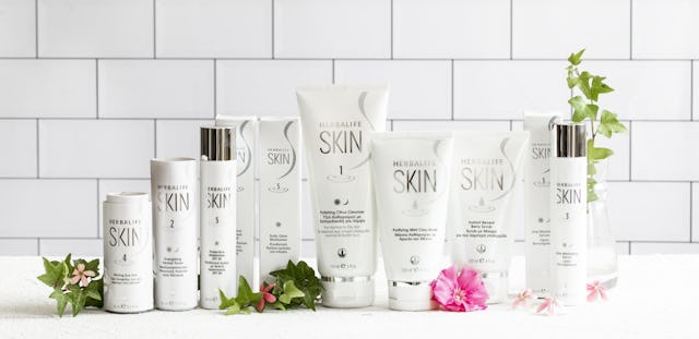 La gamme Herbalife SKIN vous offrira tout ce qu'il faut pour prendre soin de vous. La gamme Herbalife SKIN vous offrira tout ce qu'il faut pour prendre soin de vous.