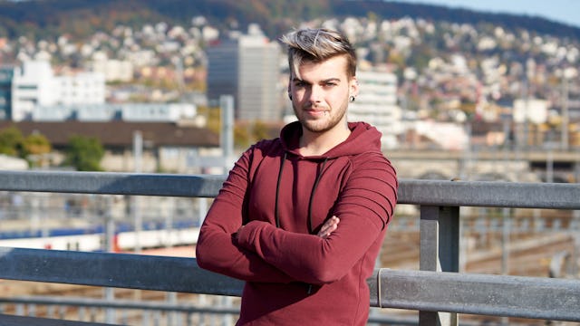 Pflegefachmann Livio will mit den Vorurteilen über Pflegeberufe aufräumen.