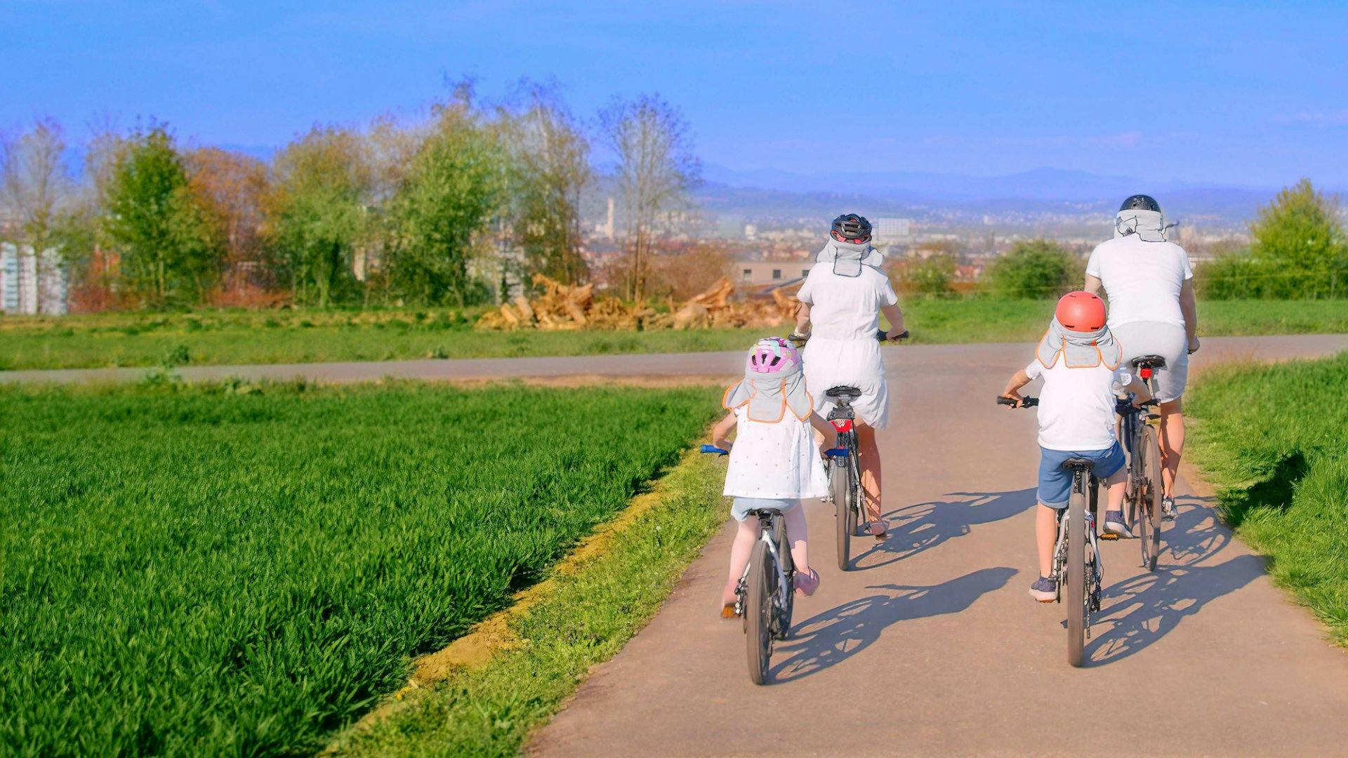 Der Helmaufsatz von Sunity ist der ideale Begleiter für die nächste gemeinsame Velotour.