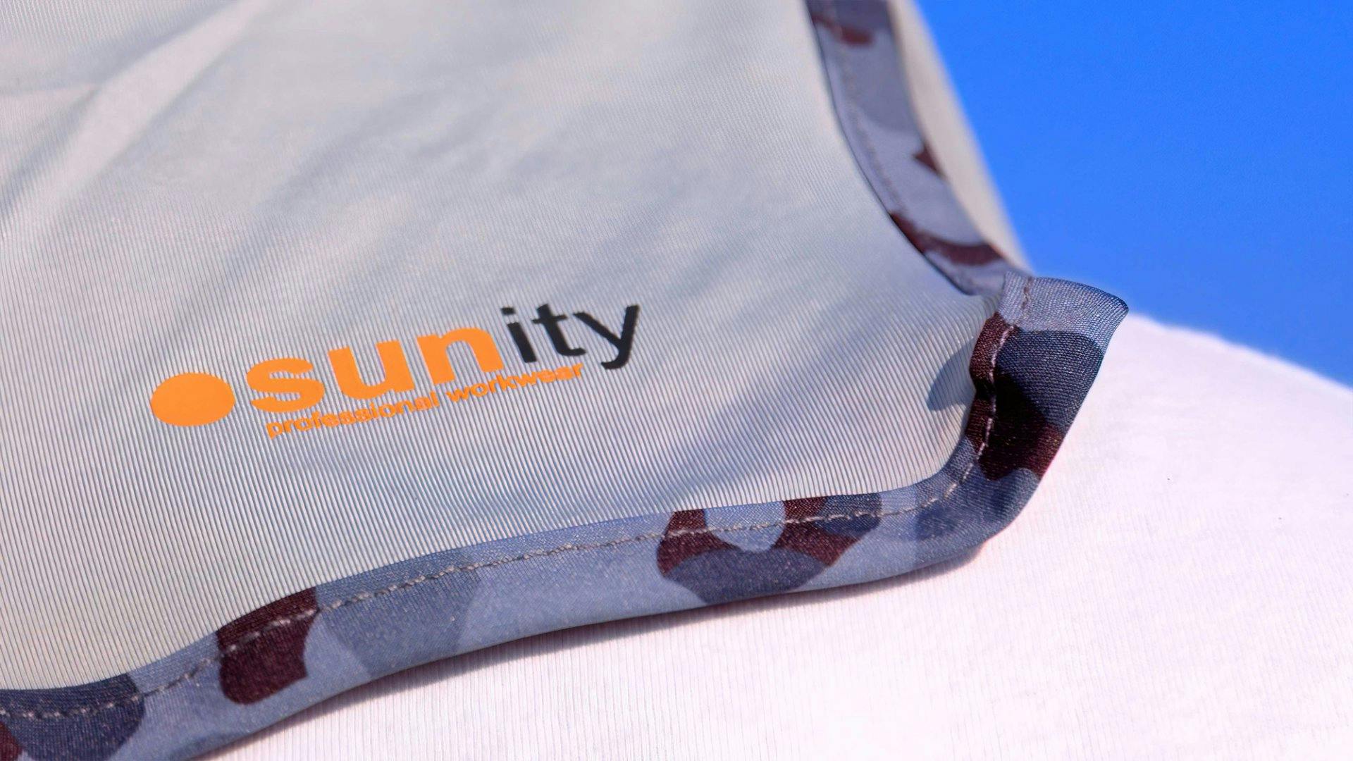 Der verwendete Stoff bietet höchsten UV-Schutz (UPF 50+) und sorgt für einen kühlenden Effekt.