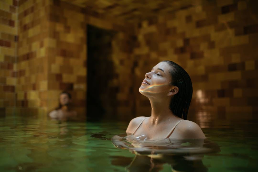 Auch das Mineralbad & Spa Samedan hat einiges zu bieten, um dir deine Spa-Träume zu erfüllen.