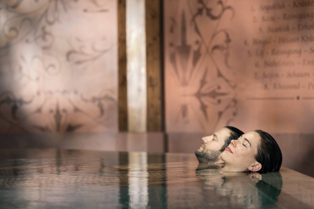 Beschenke deine Liebsten mit purer Entspannung. Etwa im Hammam & Spa Oktogon in Bern.