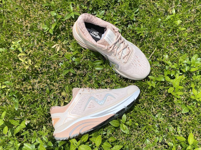 Mit Hilfe von Schuh-Sohlen etwas für die Gesundheit tun – dieser Schuh macht's möglich!