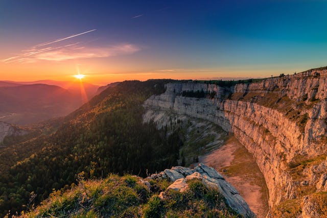Der majestätische Creux du Van im Val de Travers ist nur einer der vielen schönen Orte des Neuenburger Juras.