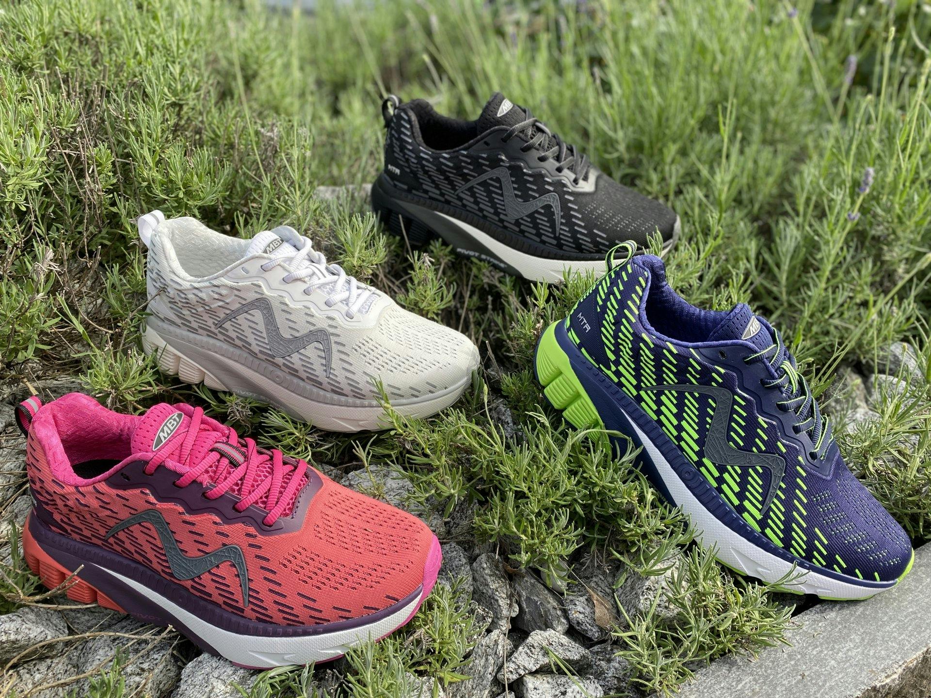 Er ist als Damen und Herren Modell in verschiedenen Farben erhältlich.