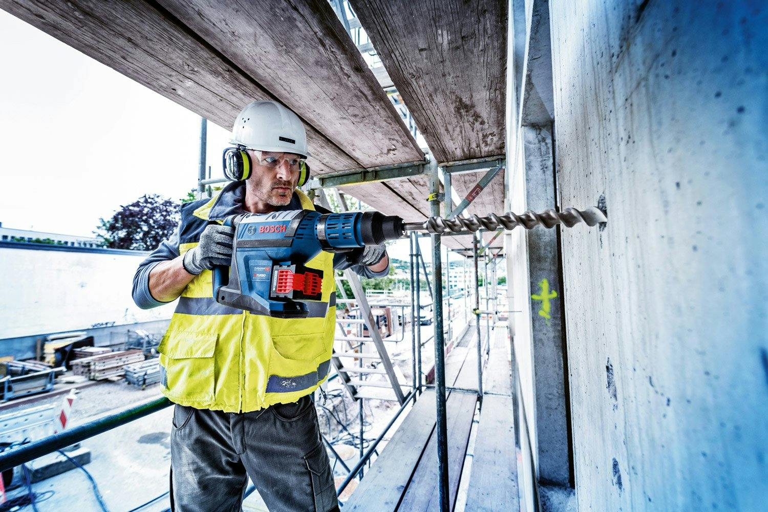 Die Akkuwerkzeuge verschaffen dir extreme Power:
Biturbo Bohrhammer.