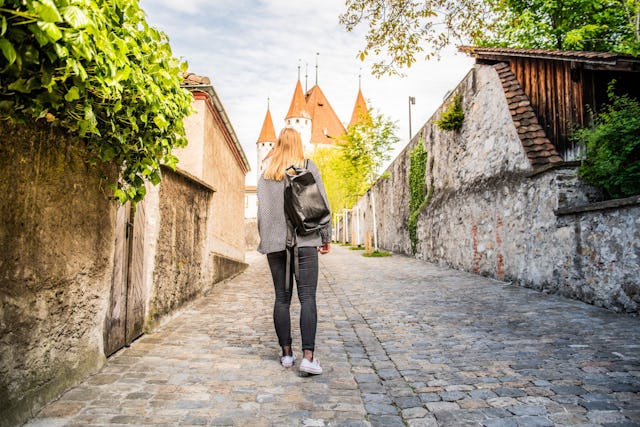 Bei der erstmaligen Eröffnung eines Jugendsparkontos FREE25+ oder FREE25 schenkt dir die AEK Bank einen Rucksack inklusive Thermosflasche und Lunchbox.