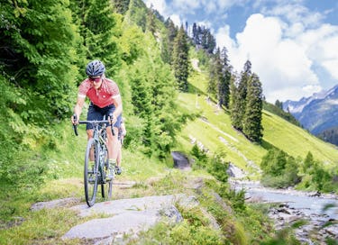 Auf zwei Rädern durch die Bündner Alpen