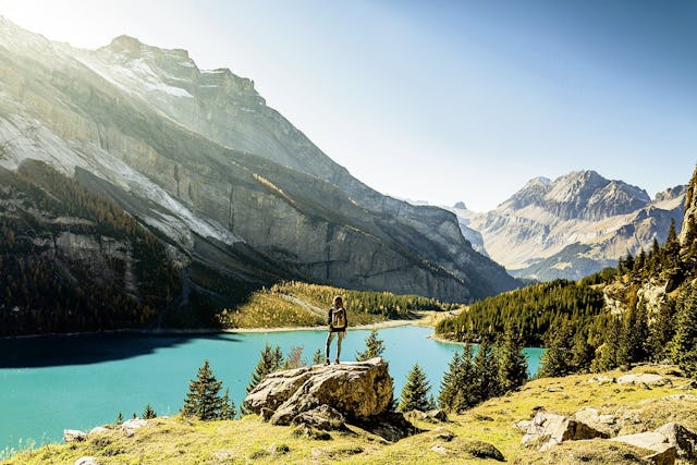 Der von steilen Felswänden eingekesselte See gehört zum erweiterten Unesco-Weltnaturerbe Swiss Alps Jungfrau-Aletsch.