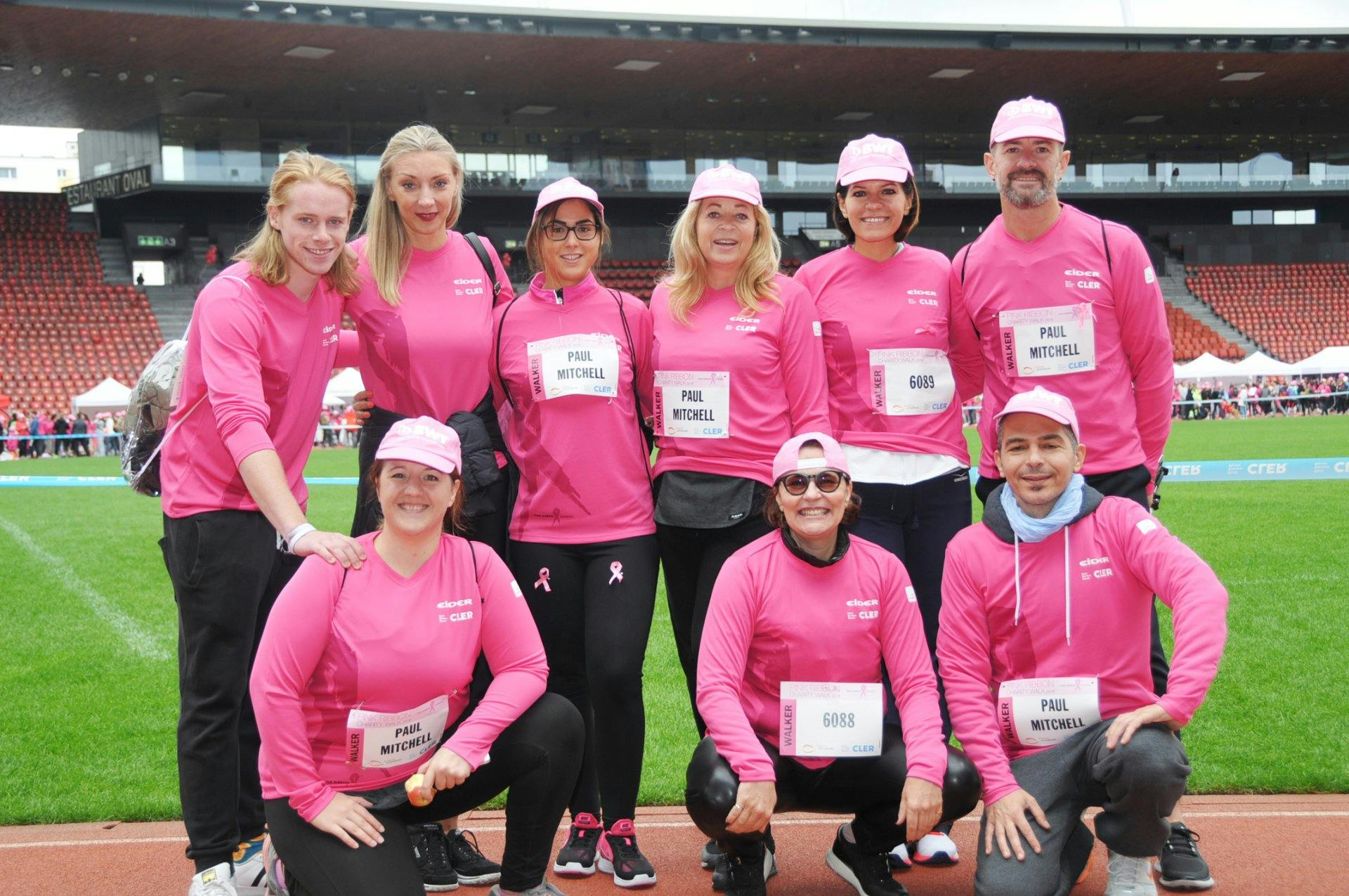 Schon seit 2008 unterstützt Doris Merz und ihr Team von Paul Mitchell Pink Ribbon aktiv.