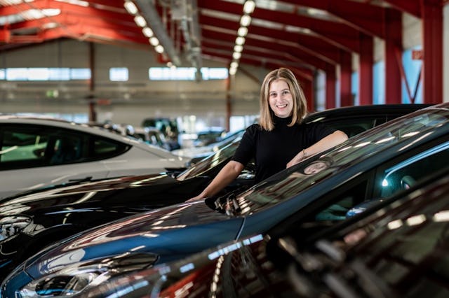 Mitgründerin Léa Miggiano hat das Auto-Abo 2018 auf den Schweizer Markt gebracht. 
(Foto: Thomas Lüthi)