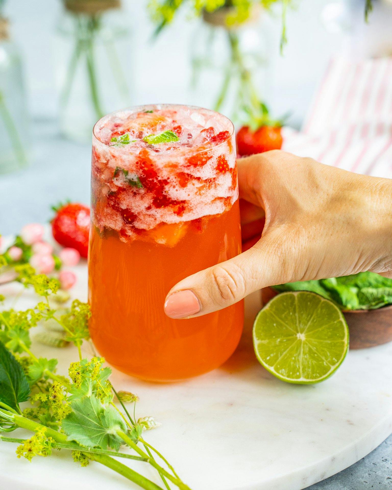 Cocktail sfiziosi senz’alcol? La foodblogger Doris Fleury presenta due semplici ricette da preparare a casa.