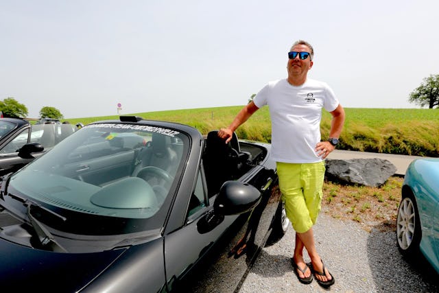 Roger ist Mitglied in gleich zwei MX-5 Clubs. «Meine Motivation liegt in der Passion für dieses Auto», sagt er. «Der Wagen bedeutet für mich Freiheit, Freude und viel Fahrspass».