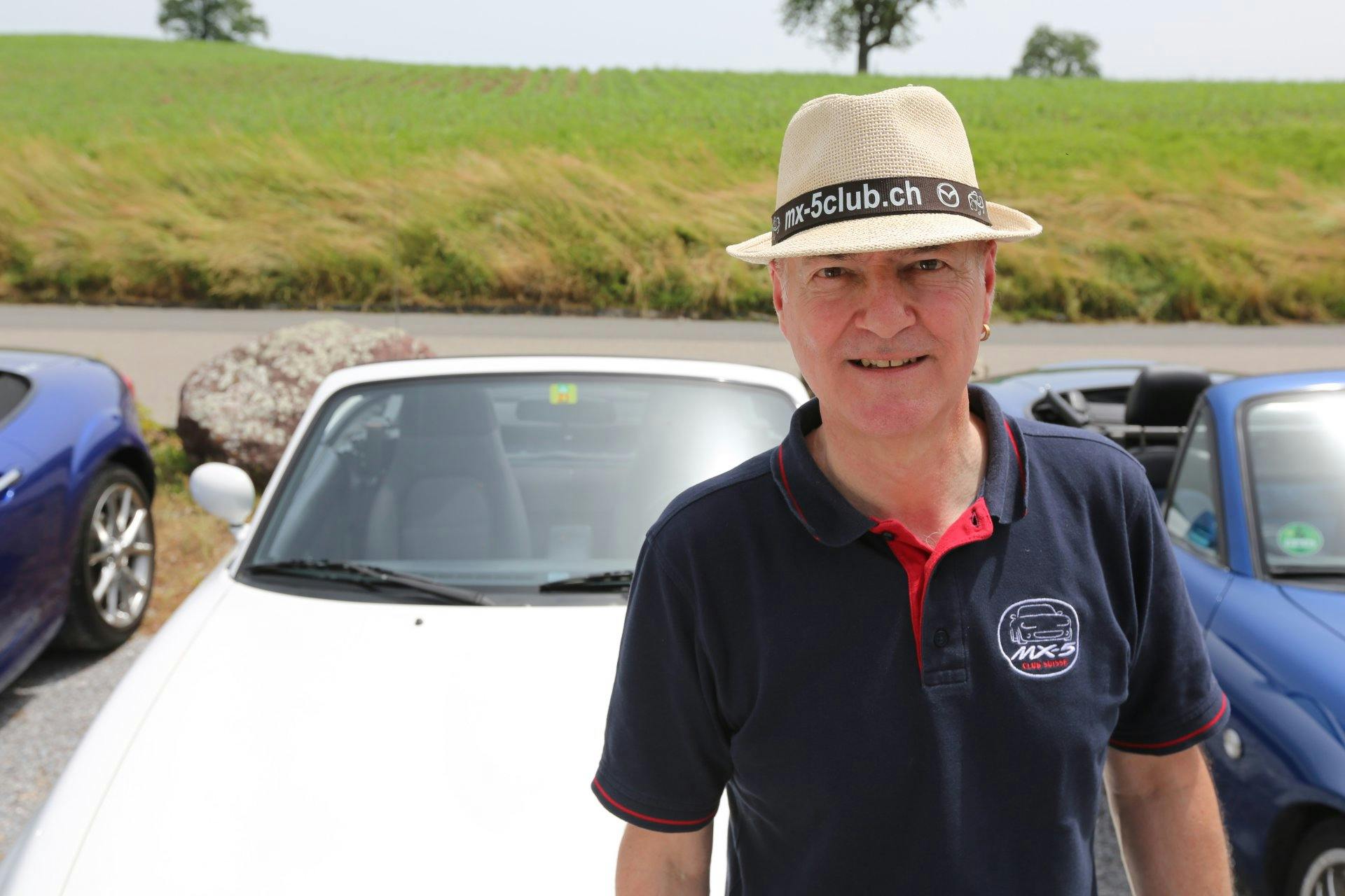 Urs est un membre fondateur du MX-5 Club Suisse. Il aime recevoir des conseils techniques des autres membres du club pour sa Mazda MX-5 de première gé...