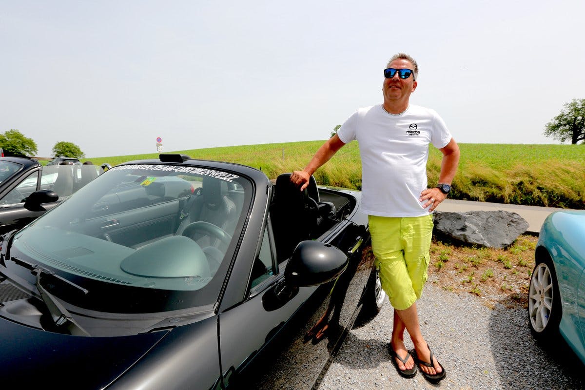Roger est membre de deux clubs. «Ma motivation réside dans ma passion pour la Mazda MX-5», dit-il. «Pour moi, cette voiture est synonyme de liberté, d...