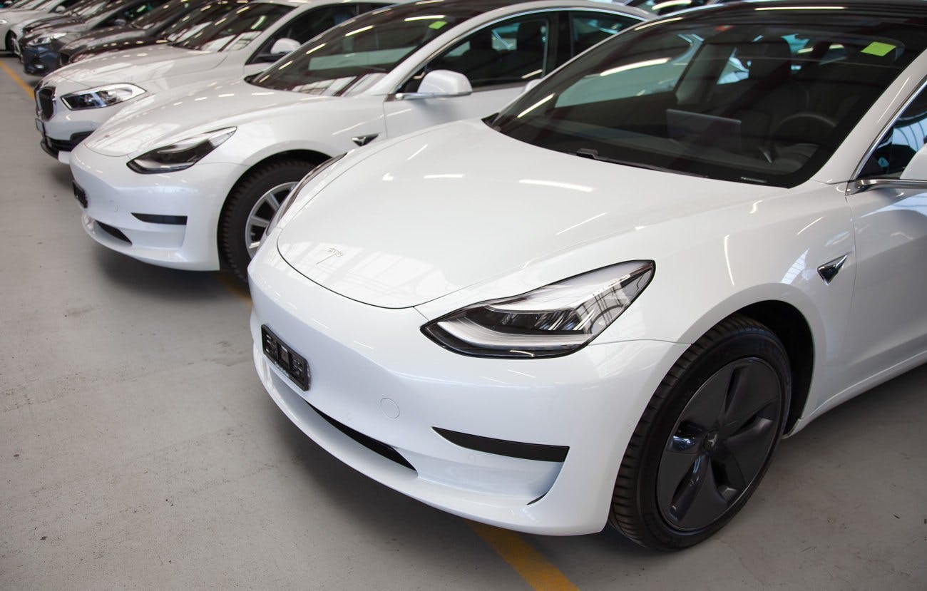 Neuwagen bzw. neuwertige Autos in der Autohalle im oberaargauischen Bannwil.