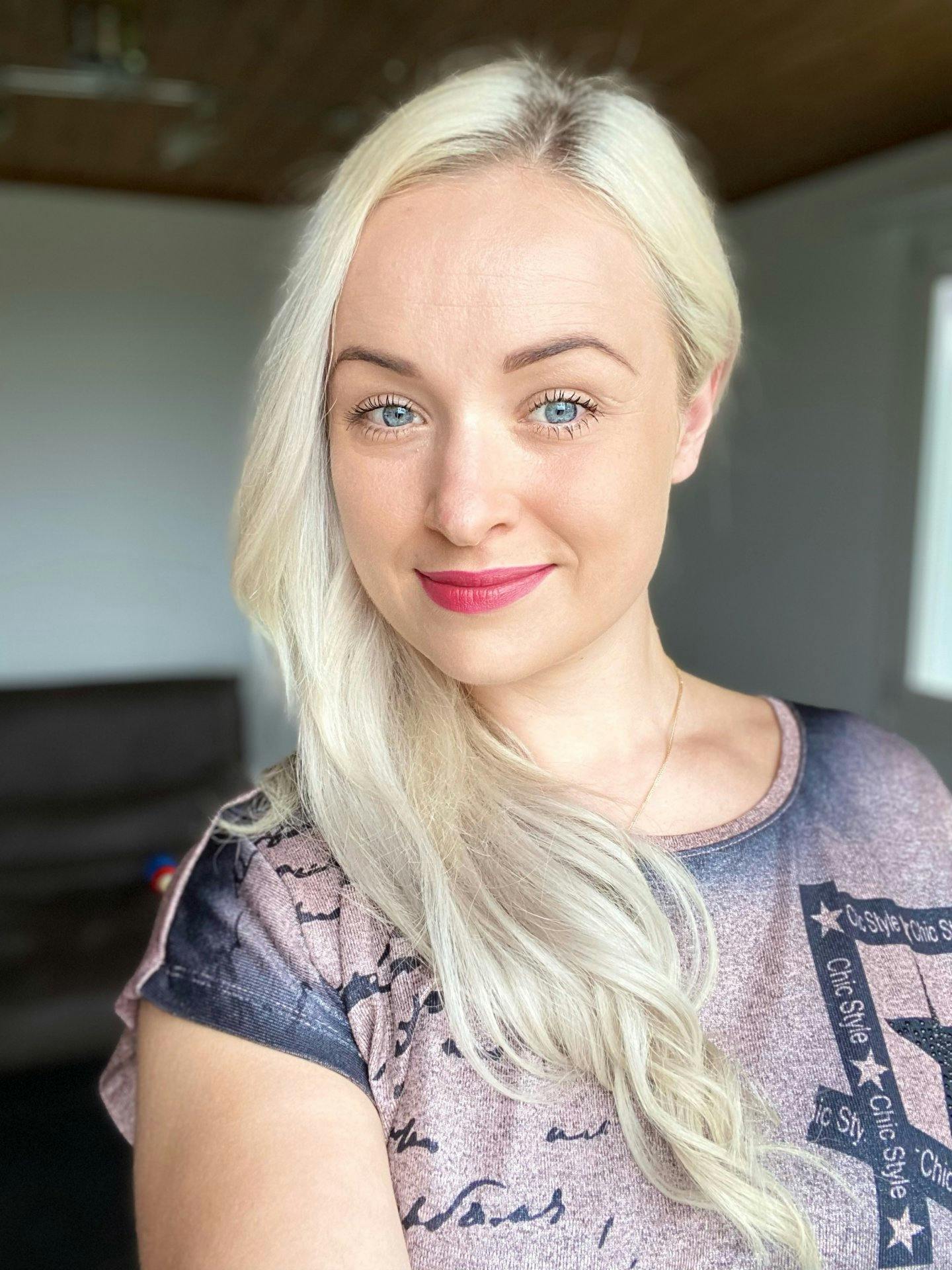 Sanja, de Lutzenberg (AR), est ravie de la douceur de ses cheveux après le traitement.