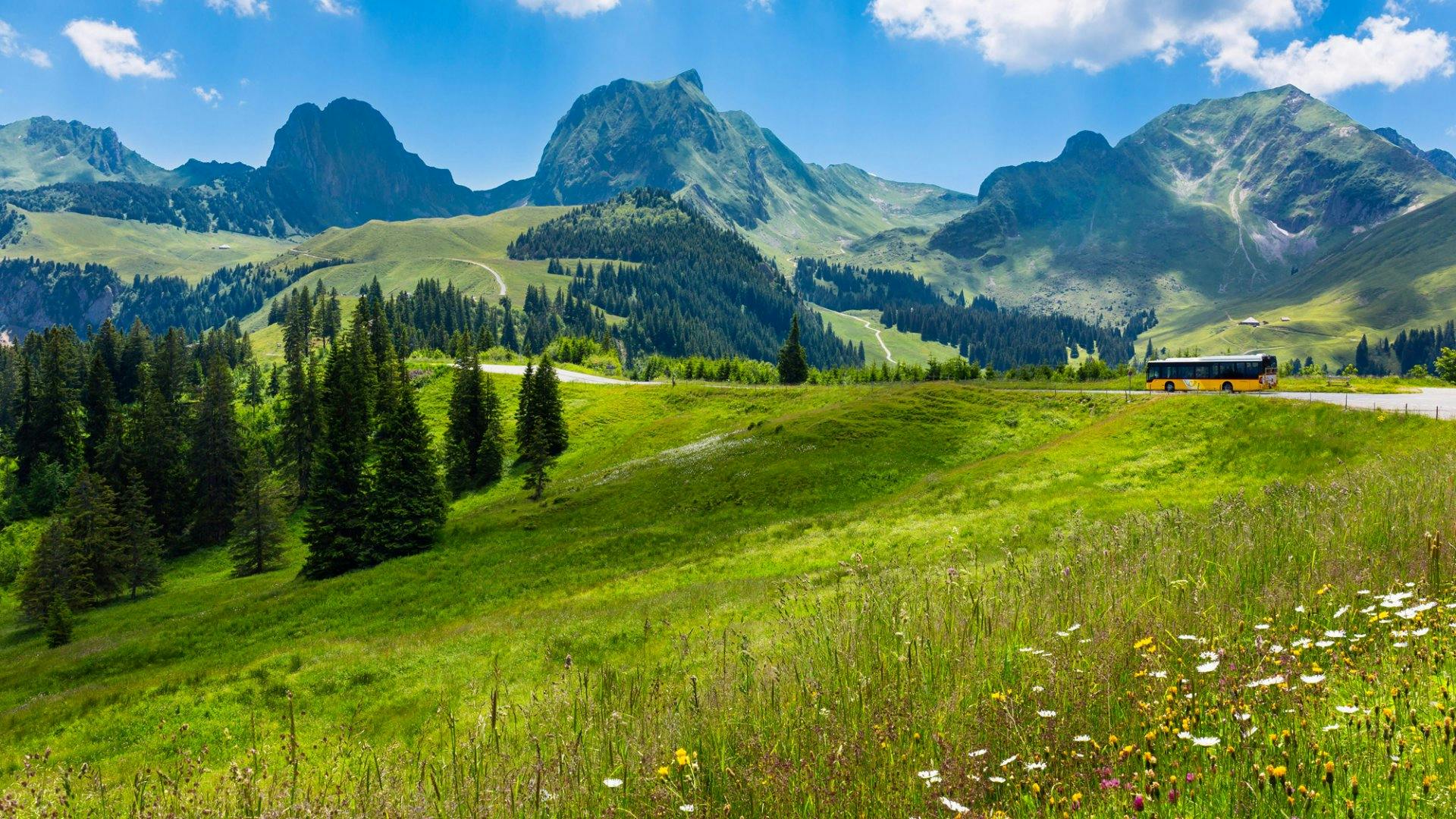 Gurnigel Wasserscheide, bequeme Anreise mit dem Postauto ab Thurnen