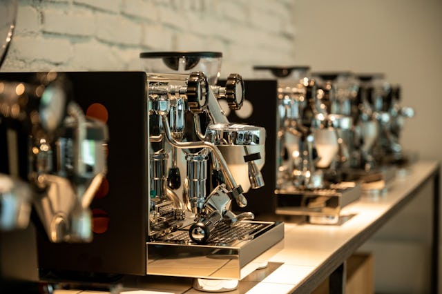 Für alle etwas dabei: Eine grosse Auswahl an Siebträgermaschinen.