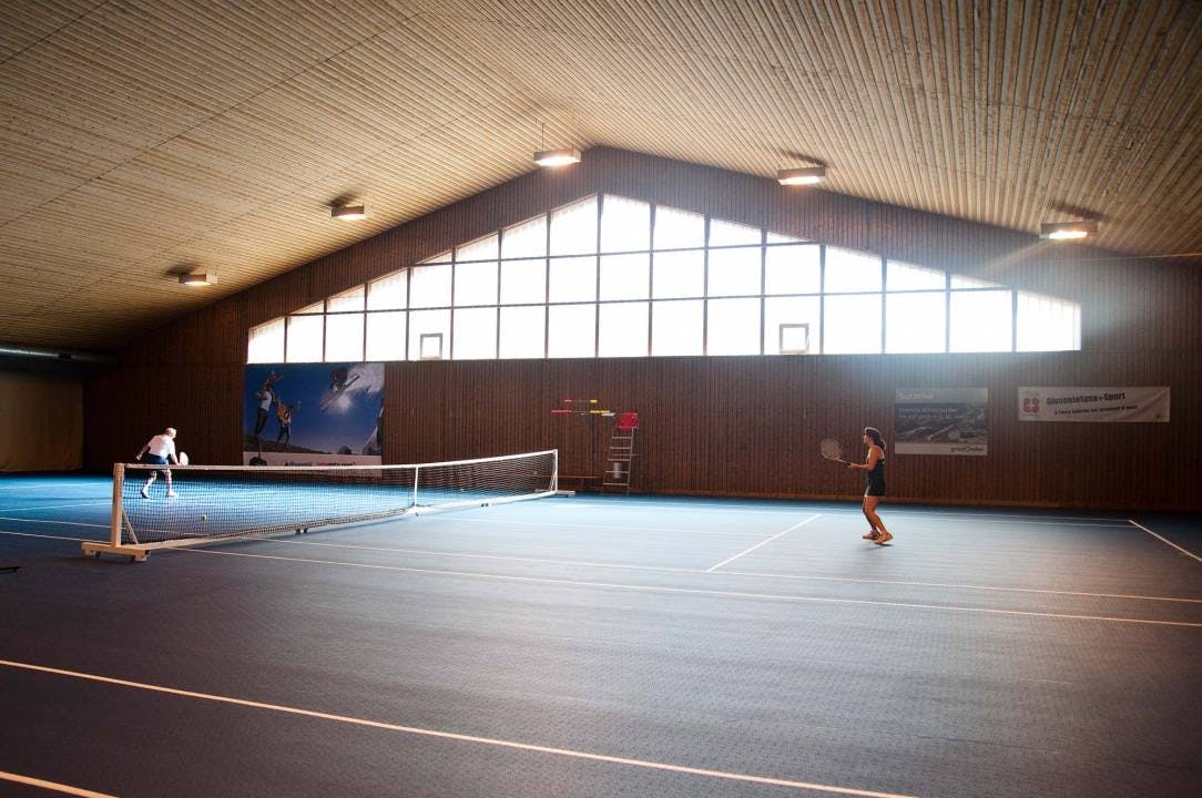 Von Klettern über Curling bis hin zu Unihockey. Das Center da Sport in Disentis bietet alles was sich Sport-Fans wünschen.