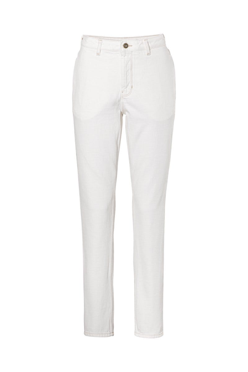 En blanc crème, ce pantalon est très élégant et se combine avec beaucoup de choses: jean, 49.95 francs 