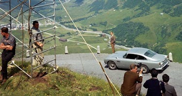 Warum wir Schweizerinnen und Schweizer James Bond lieben