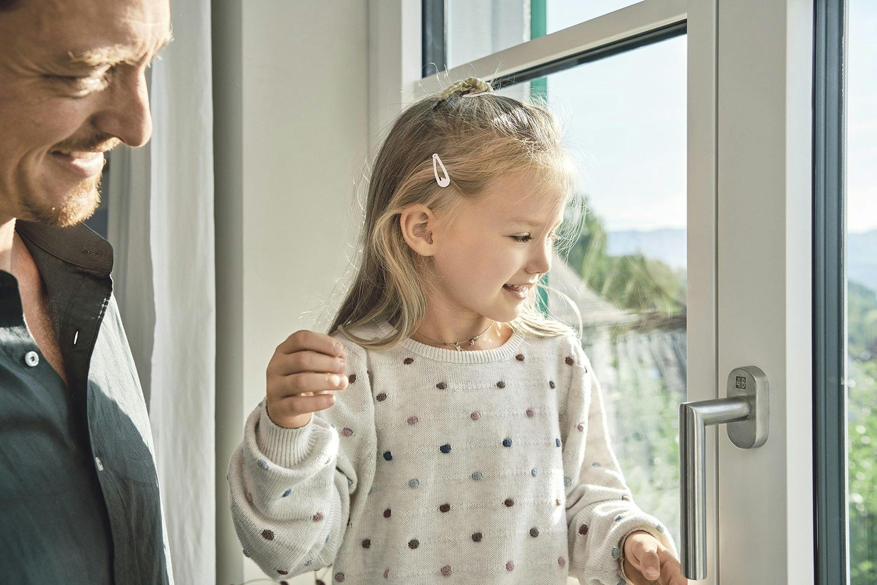 Les monteurs professionnels de chez 4B remplacent vos fenêtres tout en douceur.