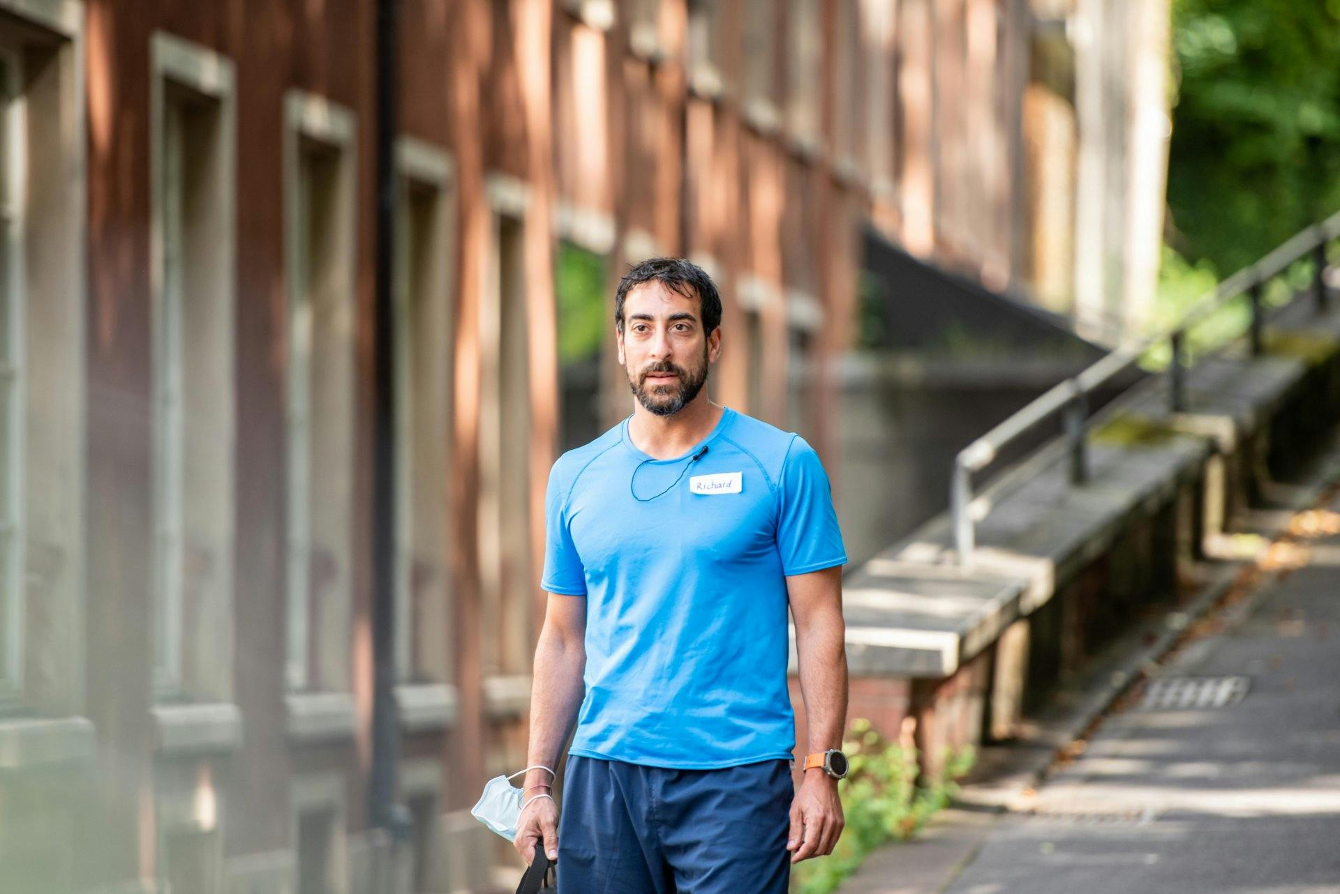 ...volontarie e volontari vedenti...