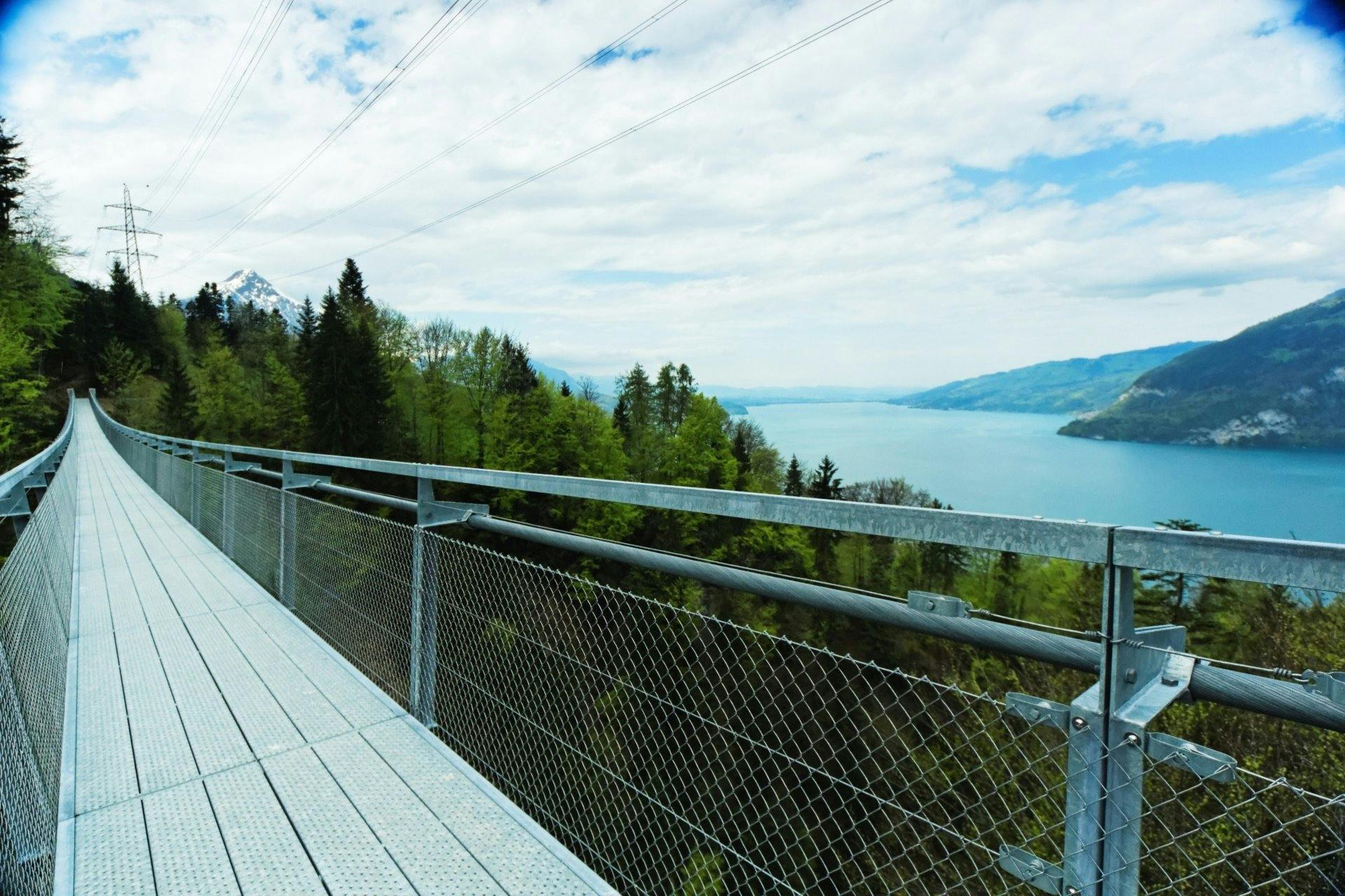 Der Panoramaweg von Thun nach Interlaken macht seinem Namen Ehre.
