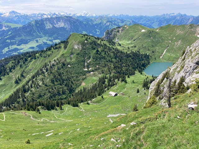Entdecke mit der BLS die schönsten Wanderungen und weitere erlebnisreiche Ausflüge.