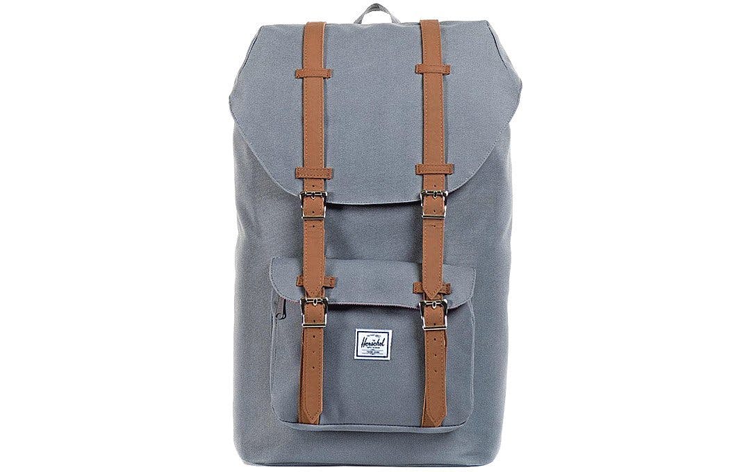 En vadrouille: Sac à dos Herschel Little America (25 l), 89 fr. 95, microspot.ch.