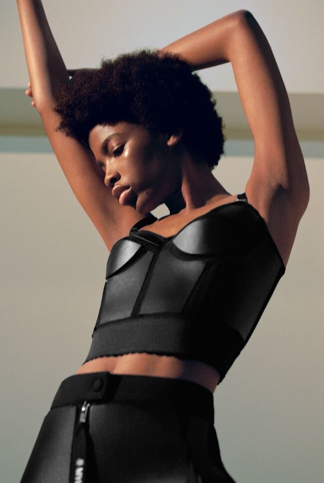 La créatrice Stella McCartney est à nouveau exemplaire et utilise du cuir de champignons, appelé Mylo. La créatrice Stella McCartney est à nouveau exemplaire et utilise du cuir de champignons, appelé Mylo.