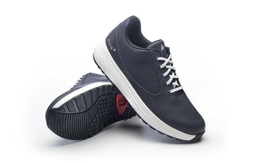 Das Modell Delia für Damen und Davide für Herren.