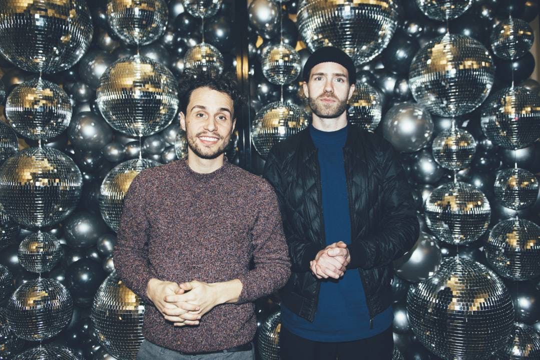 Die beiden Überraschungsgäste Lo & Leduc eröffneten den Abend und setzten mit Hits wie «079» die Messlatte extrem hoch.