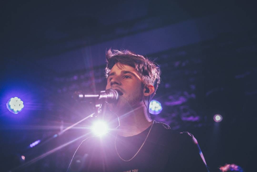 Damian Lynn gewann 2016 den «SRF 3 Best Talent»-Award und stellte hier seine Entwicklung unter Beweis.